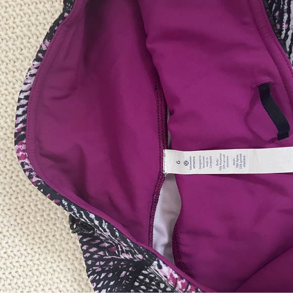 RARE NWOT Lululemon SEAWHEEZE SPECIAL EDITION running crop - size 6 - Picture 4 of 5